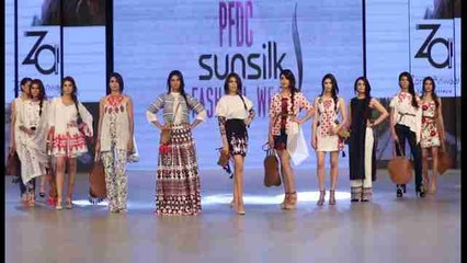 Pakistán sube a la pasarela en la Semana de la Moda de Lahore