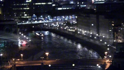 Gmach Reichstagu–siedziba Bundestagu w Berlinie 5 grudnia 2015 r.