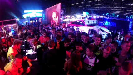 HyperX autograph session @ IEM Katowice 2016 (ENG SUBS)