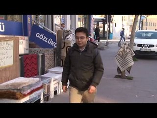 Engelli çocuğun cep telefonunu çaldılar
