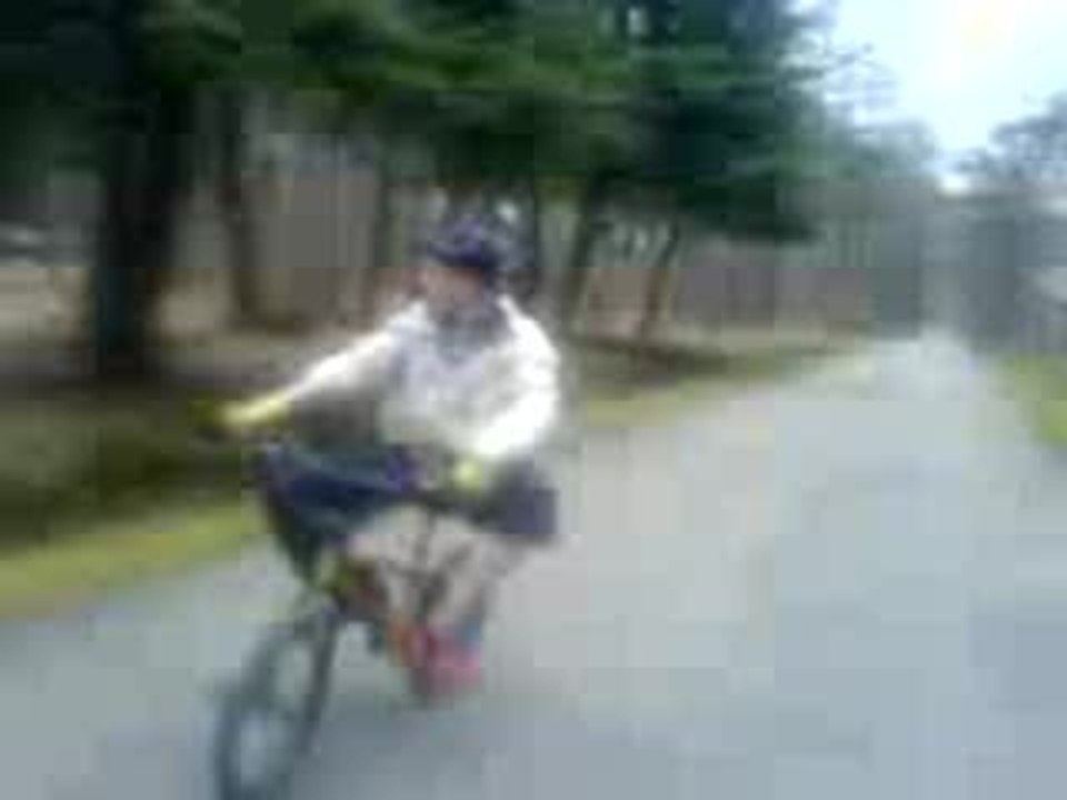 Thibauld fait du vélo !