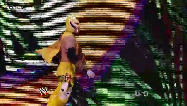 WWE RAW 21 mar 2011 Randy Orton vs Rey Mysterio