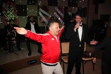 Orkestraya Kızan Hakan Taşıyan, Sahneyi Terk Etti