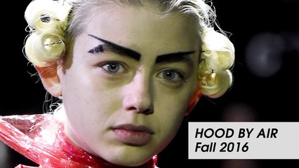 Women Try Bizarre Runway Trends • Ladylike