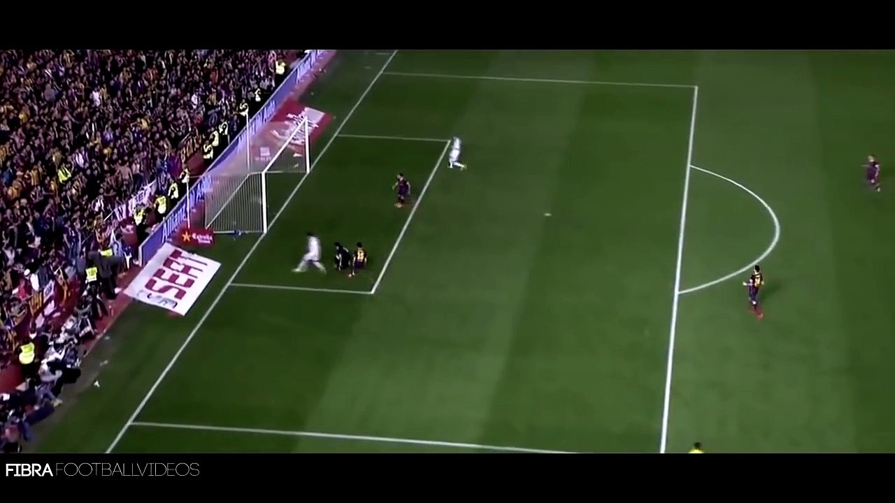 Những pha bứt tốc bá đạo nhất lịch sử bóng đá