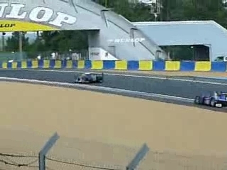 Peugeot_908_Bourdais_Le_Mans_2007