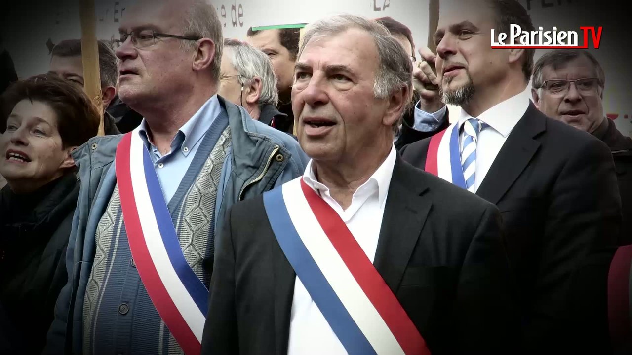 Pontoise : les élus manifestent contre le projet de fret ferroviaire