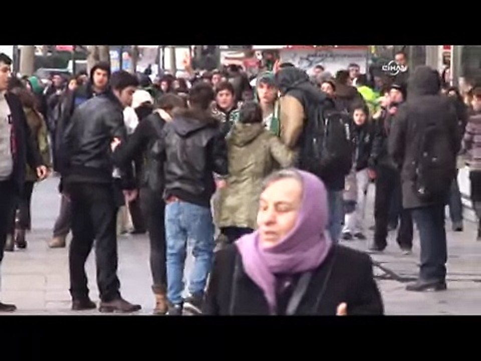 VATANDAŞ İSYAN ETTİ...Polis müdahalesine vatandaş tepkisi