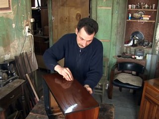 Başkent'teki antikacıların siyasetten uzak sıra dışı öyküsü