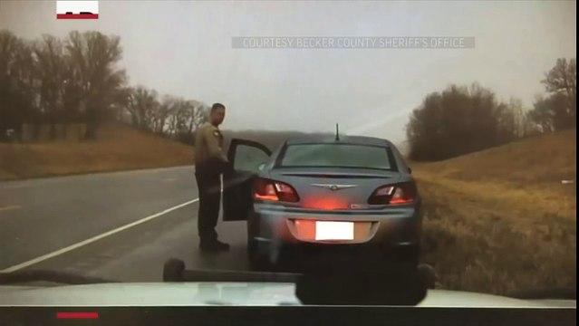 Policier échappe de peu à la mort (USA)