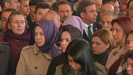 Kılıçdaroğlu, Terör Saldırısında Hayatını Kaybedenlerin Cenaze Törenine Katıldı (2)