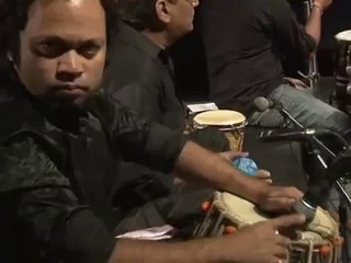 Dil ki nazuk ragen tut ti hain..yaad itna b koi na aaye