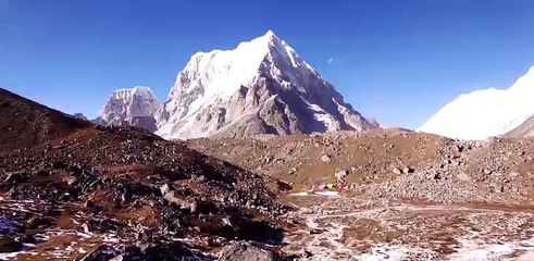 David Lama – High Spirits in Nepal Top View
