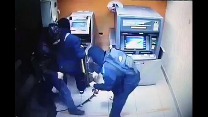 Обчистили банкомат за 1 минуту
