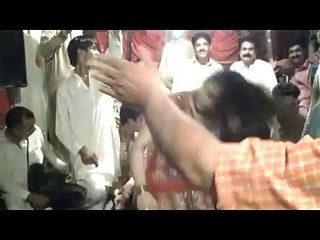 Komal Best Mujra on Kamli Kamli 2015