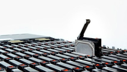 Game of Clouds: Dropbox Declares Independence From Amazon