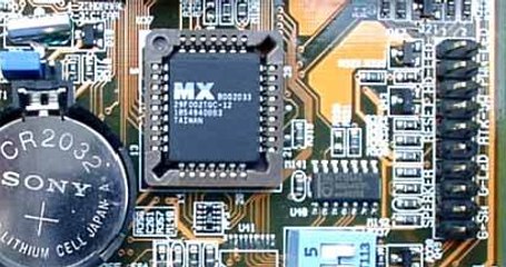 Come sostituire una batteria a tampone e resettare il bios della scheda madre  del vostro pc