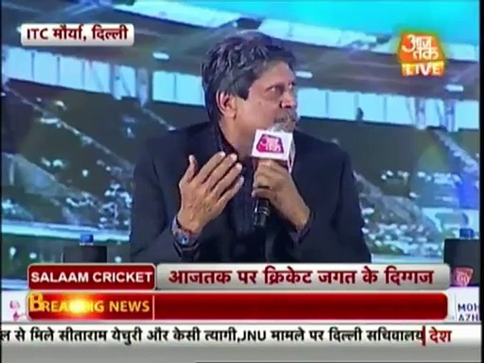 Waseem Akram Badly Laughing On Indian Anchor Making Fun Of Javed Miandad
