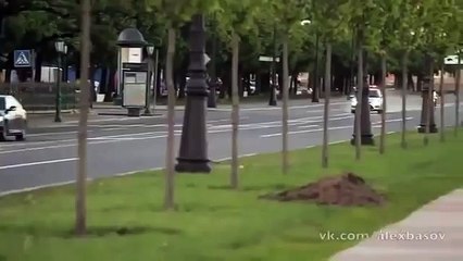 Погоня за придурками на спортбайке, Менты - свиньи