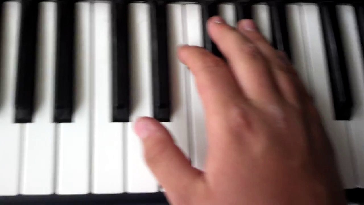 How To Play the ice cream truck song on piano