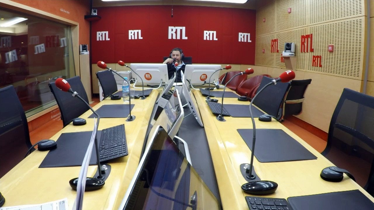 Loi Travail : "Une fois de plus, c'est le triomphe de la République des demi-mesures", dit Alain Duhamel