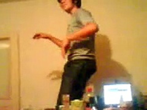 Le streap tease de MOuki