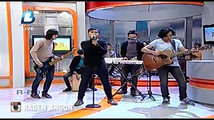 HELLO BAND [Move On] Live Ngopi B-CHANNEL (01-05-2013)