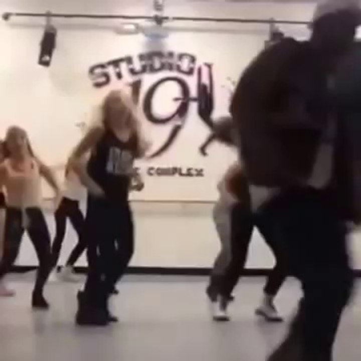 Chloe Lukasiak In Hip Hop Class At Studio 19 !
