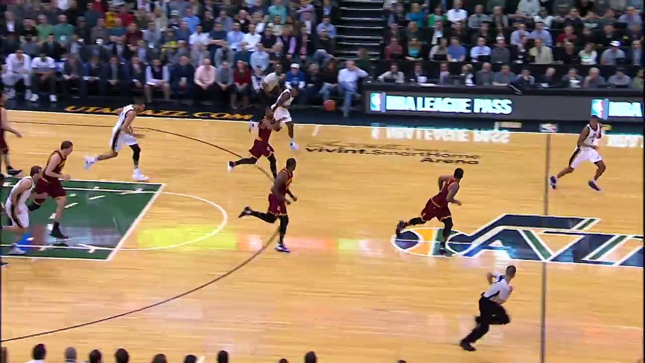 jr-smith-lobs-it-up-lebron-james-throws-it-down