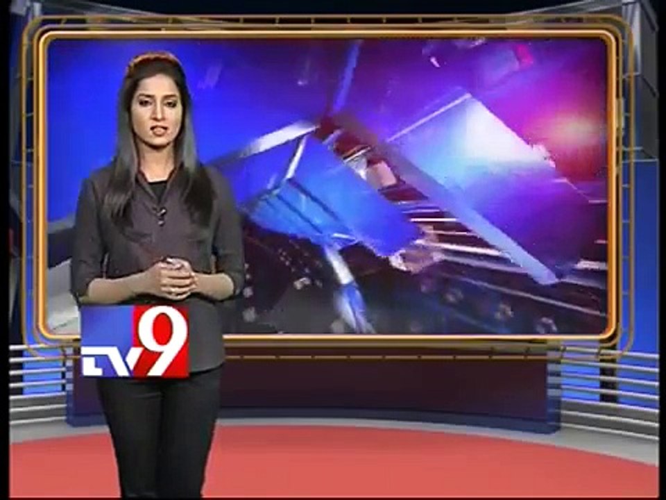 Woman escapes from lorry accident Real Very Danger