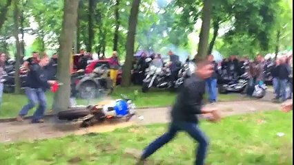 Lastik Yakmaya Çalışırken Motorunu Yakan Apaçi Yok Böyle Bir