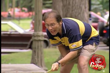 Relax Daily_Scary Skunk on a stick Prank