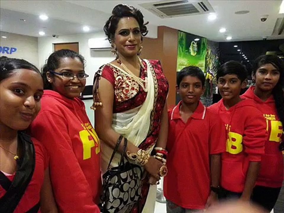Indian crossdressing 3 (lady getup, Man in saree Indian transgender)