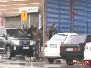 Diyarbakır'da sabaha kadar çatışma: 1 şehit