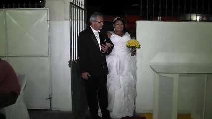 Quand le DJ te pourrit ton mariage en se plantant de musique