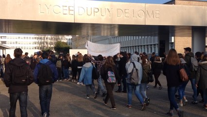 Loi Travail : 300 lycéens dans la rue