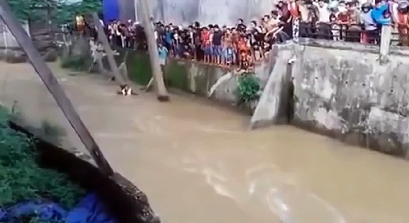 Detik detik Terjadinya Bripda Suryo Hampir Tewas Terseret Air Sungai