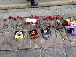 Ankara'da Karanfillerin Arasına 'Alışmıcam Kardeşim' Notu Bırakıldı