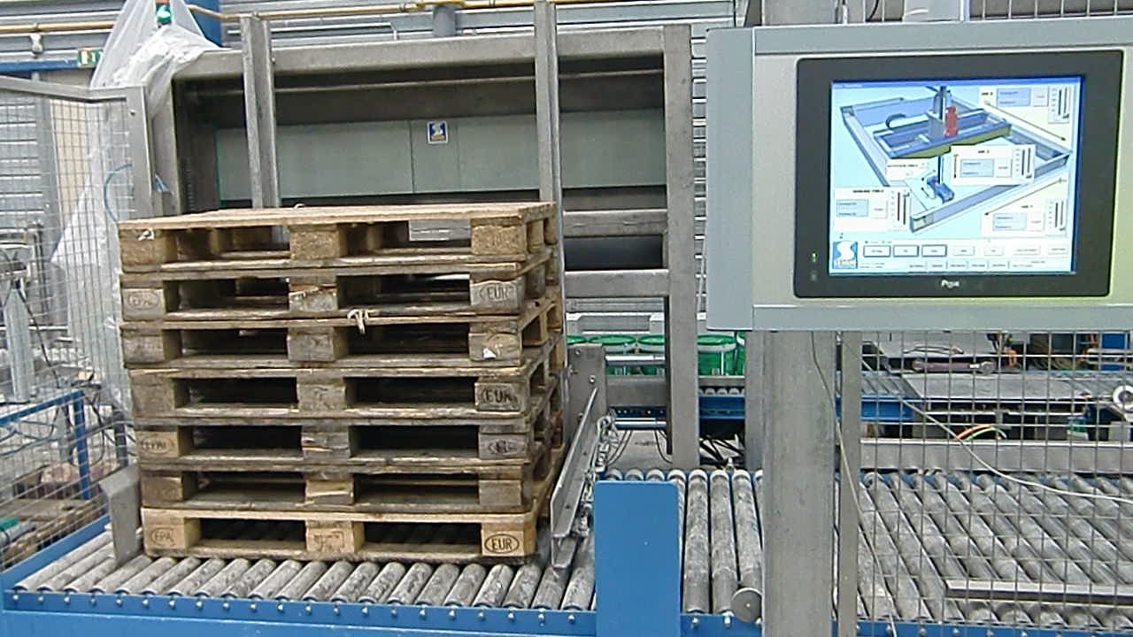 Palettiseur de pots réalisé par les étudiants BTS MAI de Perpignan - Promo 2010