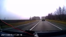Driver crashes into back of a car after not leaving a safe braking distance, Russia