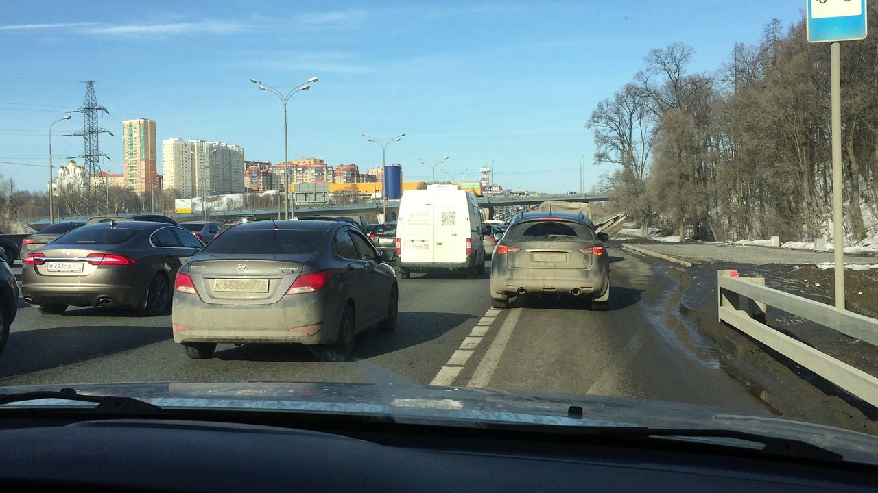 Интересная авария на МКАДе