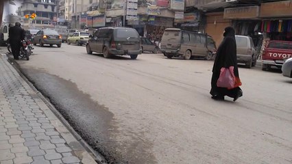 Deux femmes filment les rues de Raqqa