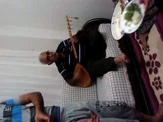 Çay zeybeğ.Mut'lu Fikri Demir bağlama ile. Mut yöresi folklor oyun havası anonim amatör videom -