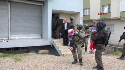 Nusaybin'de Operasyon Bölgesindeki 5 Kişilik Aile Tahliye Edildi