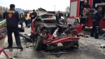Sakarya Otomobil Tır'a Çarptı: 3 Ölü, 2 Yaralı