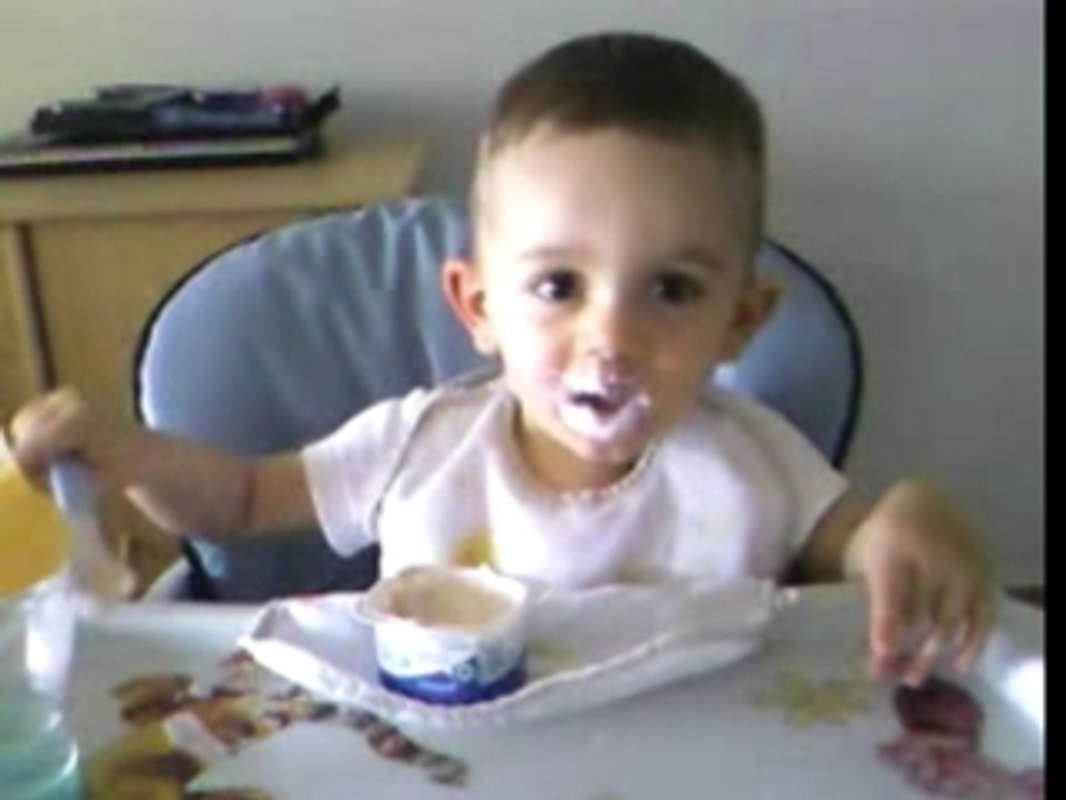 Je mange seul a 15 mois le 090607