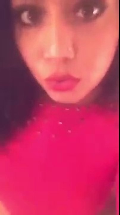 Neha Kakkar Dubsmash Akkad Bakkad ft. Badshah