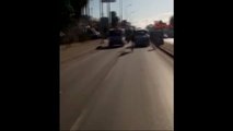Adana Sahipsiz At Araçların Yanında Koştu, Kırmızı Işıkta Durdu