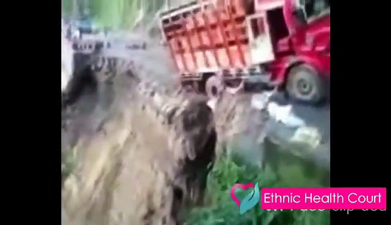 Road Accident | Horrible 18 wheeler accidents c...