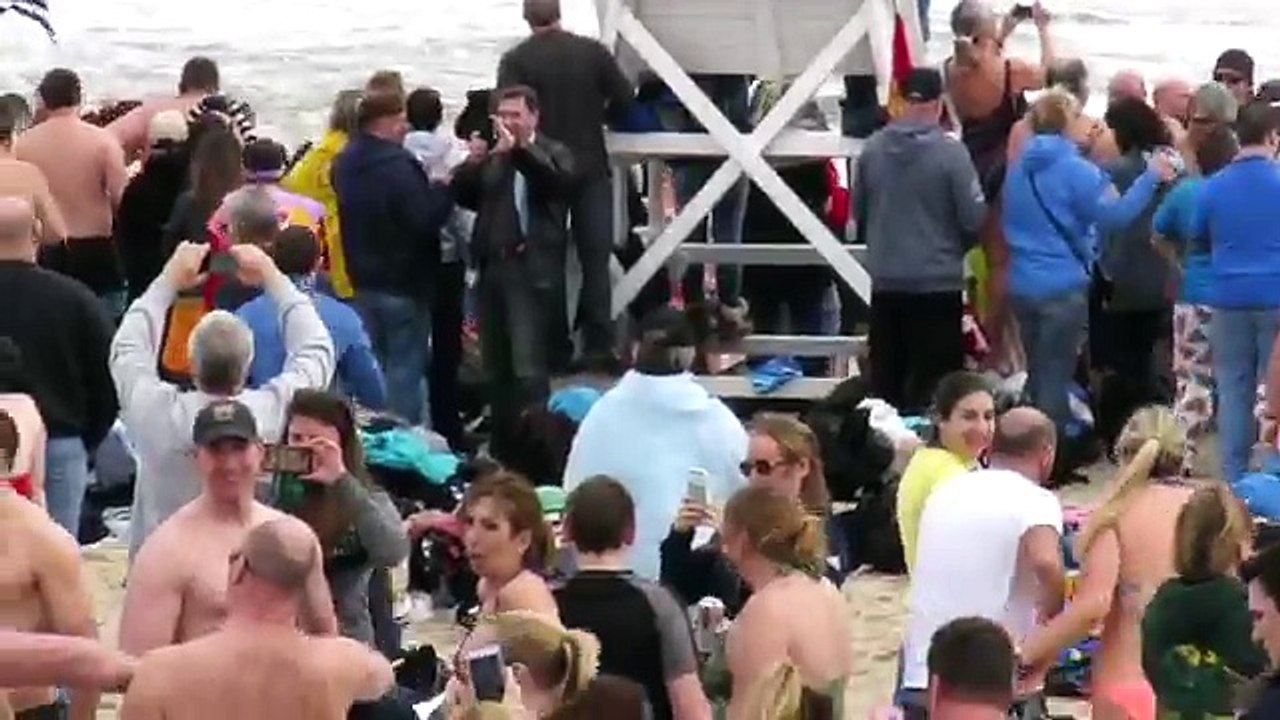 Polar Bear Plunge  Looks very FUN! Seaside Heights, New Jersey (News World)